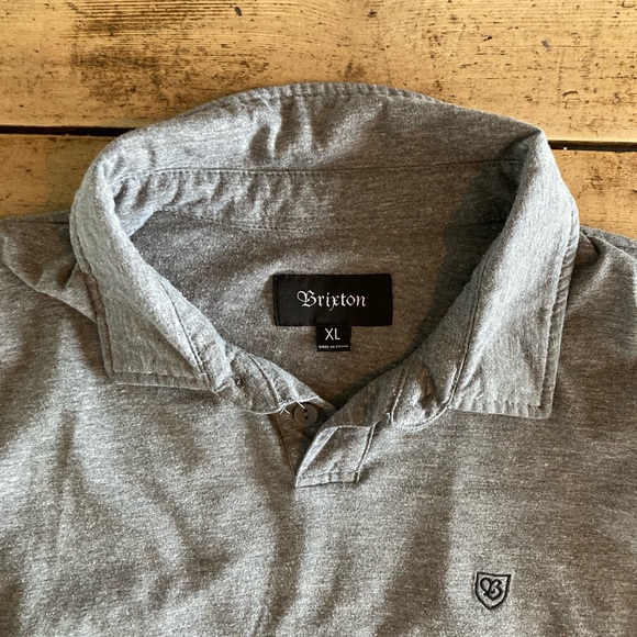 2/20$ Brixton grey polo size XL - Picture 3 of 8